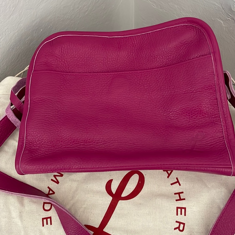 Lund High Quality Leather Crossbody Bag in Magenta